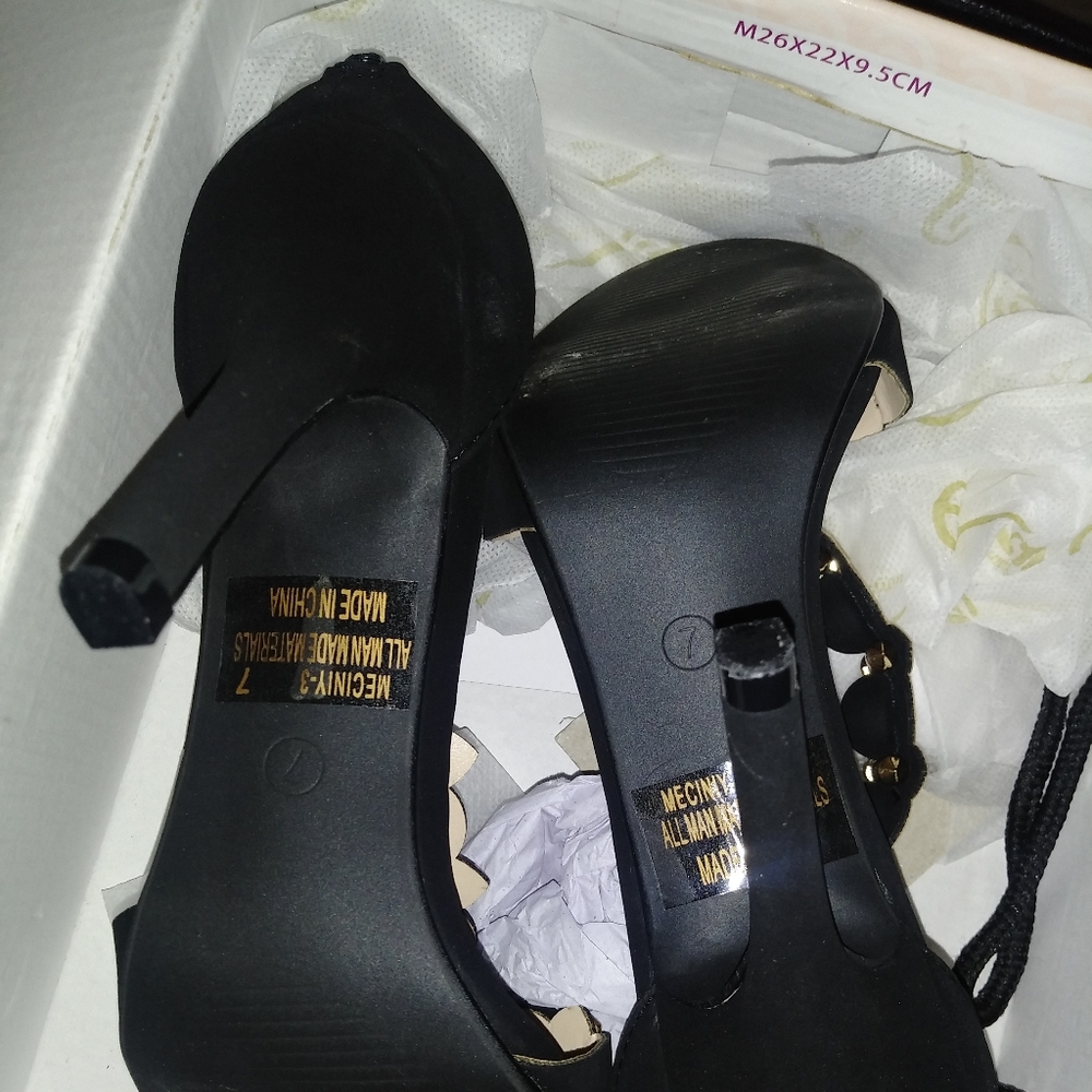 High heels - Picture 2 of 4
